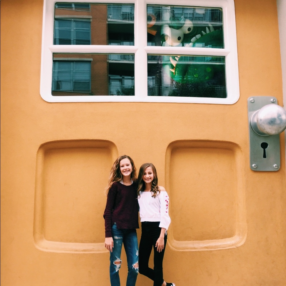 Meet your Posher, Olivia